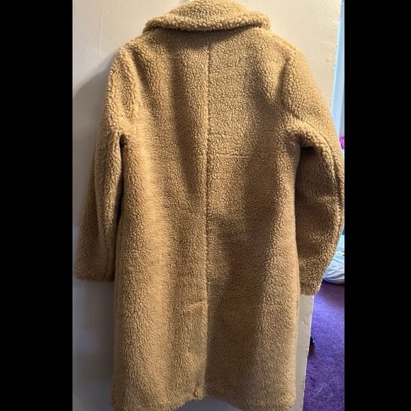 Abercrombie and Fitch Fur coat - Picture 2 of 5